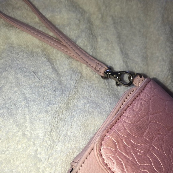 Pink Rose Print Wristlet - Picture 2 of 4